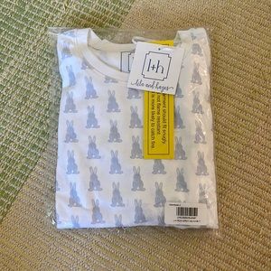 NWT (in bag) Lila and Hayes Size 7 Grayson Pajama Set in Blue Bunny Tails